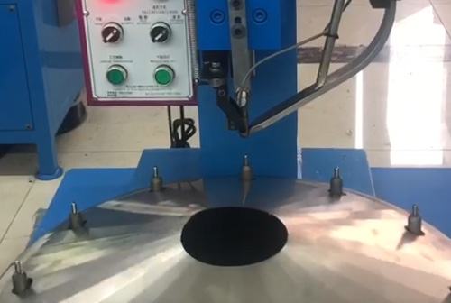 2023-3-10 什么是鉚釘機(jī)的實(shí)心鉚釘？實(shí)心鉚釘?shù)膽?yīng)用范圍有哪些？.jpg